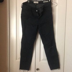 Black super stretch distressed jeggings